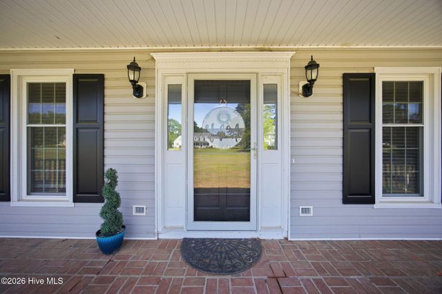 3163 Fox Run Circle, Kinston, NC 28504
