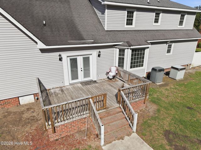 3163 Fox Run Circle, Kinston, NC 28504