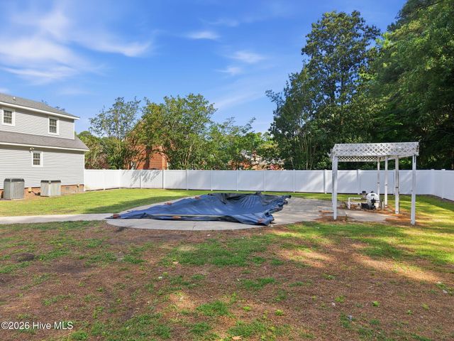 3163 Fox Run Circle, Kinston, NC 28504
