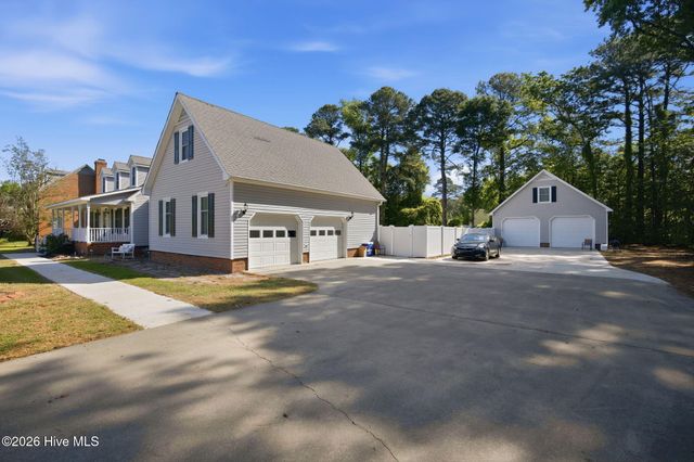 3163 Fox Run Circle, Kinston, NC 28504