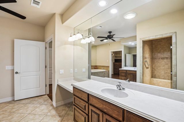 101 Flint Rock TRL, Spicewood, TX 78669