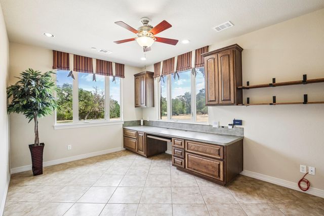 101 Flint Rock TRL, Spicewood, TX 78669