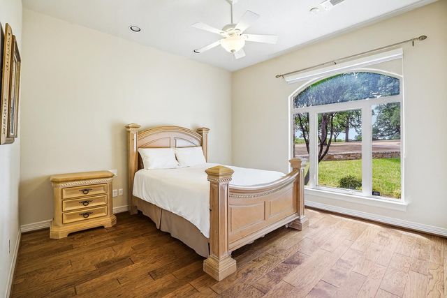 101 Flint Rock TRL, Spicewood, TX 78669