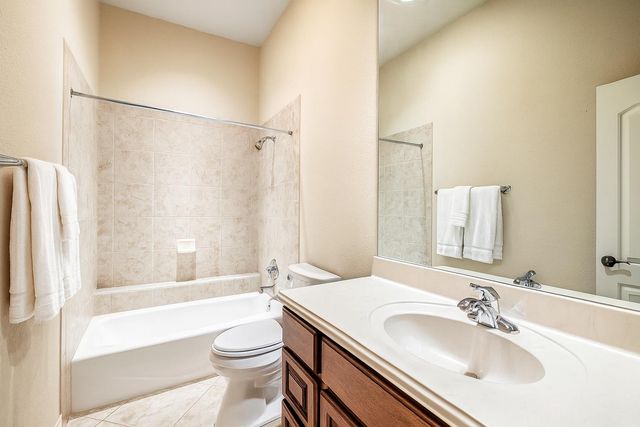 101 Flint Rock TRL, Spicewood, TX 78669