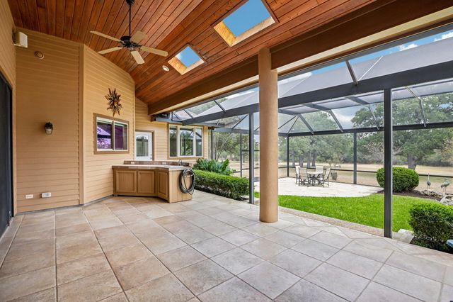 101 Flint Rock TRL, Spicewood, TX 78669