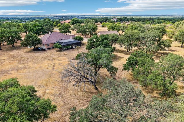 101 Flint Rock TRL, Spicewood, TX 78669
