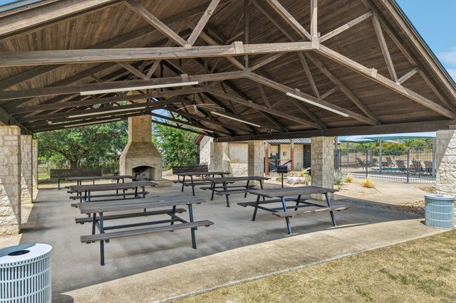 101 Flint Rock TRL, Spicewood, TX 78669