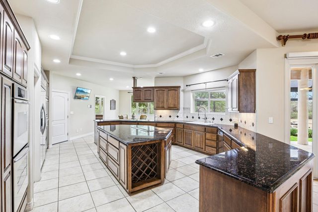 101 Flint Rock TRL, Spicewood, TX 78669