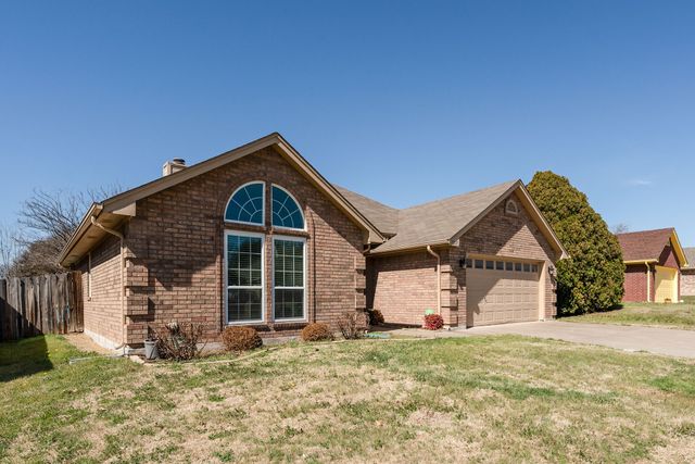 7317 Amber Drive, Watauga, TX 76148