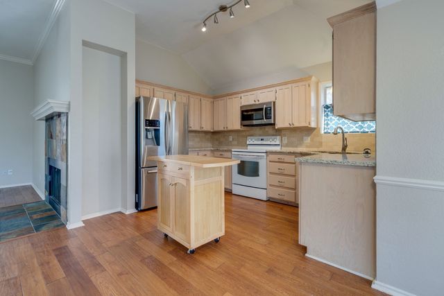 7317 Amber Drive, Watauga, TX 76148