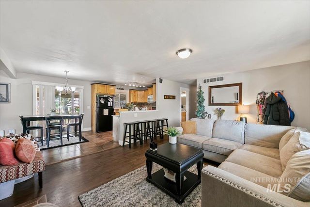 3902 W St Andrews, Boise, ID 83705