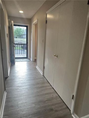 222 Ridge Forest Court, Winston-salem, NC 27104