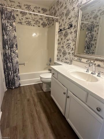 222 Ridge Forest Court, Winston-salem, NC 27104