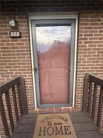 222 Ridge Forest Court, Winston-salem, NC 27104