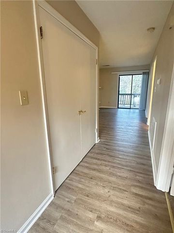 222 Ridge Forest Court, Winston-salem, NC 27104