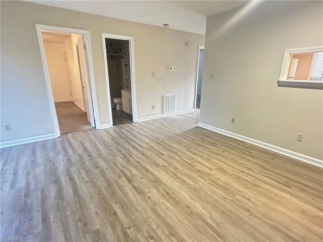 222 Ridge Forest Court, Winston-salem, NC 27104