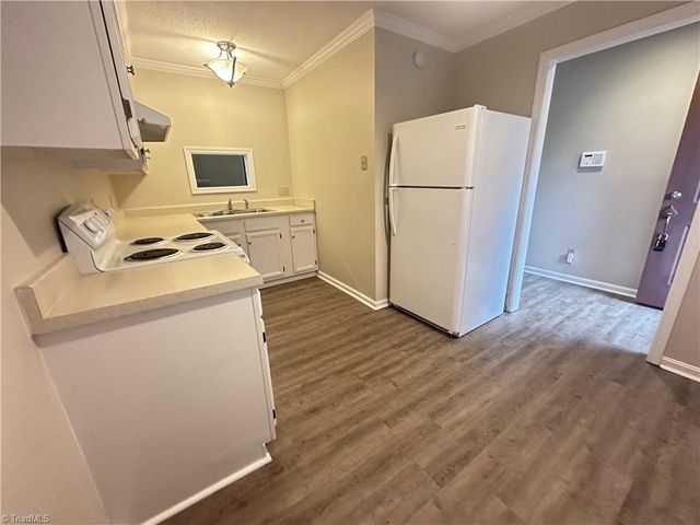 222 Ridge Forest Court, Winston-salem, NC 27104