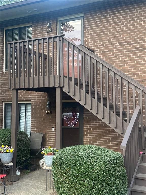 222 Ridge Forest Court, Winston-salem, NC 27104