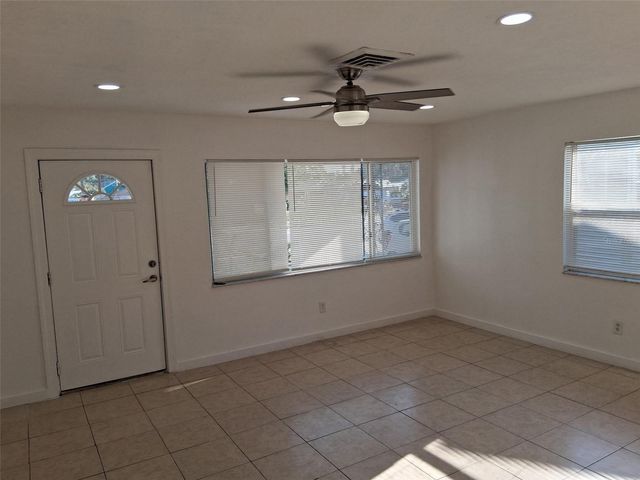 2843 13TH AVENUE N, St Petersburg, FL 33713