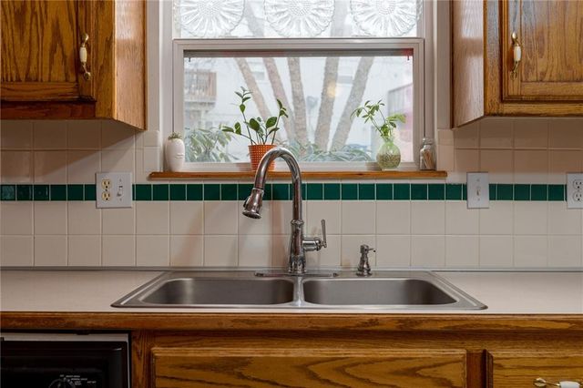 1836 Chickadee Drive, Liberty, MO 64068