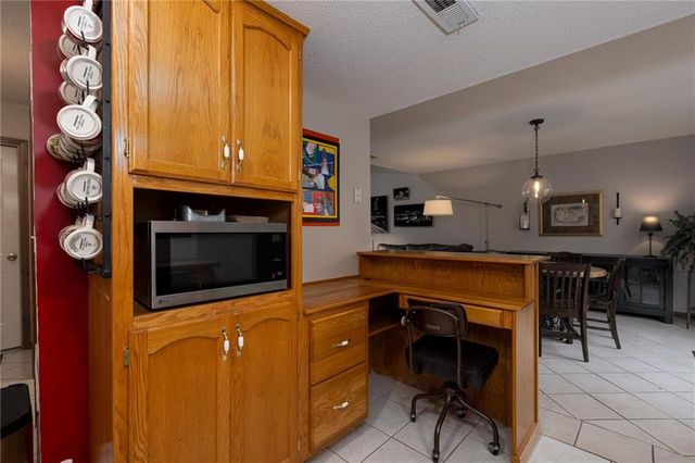 1836 Chickadee Drive, Liberty, MO 64068