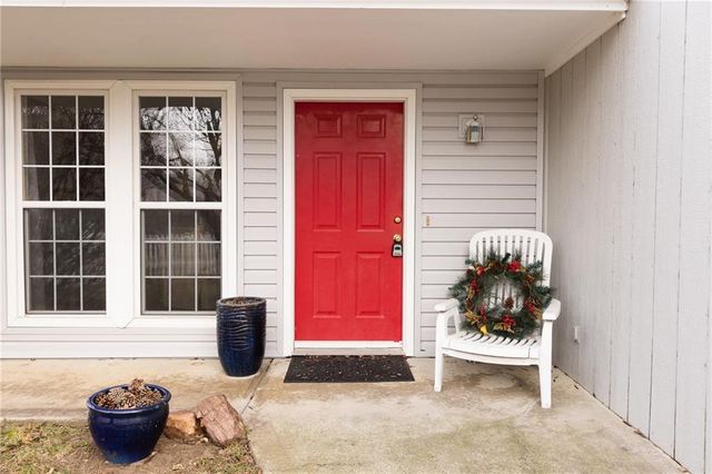 1836 Chickadee Drive, Liberty, MO 64068