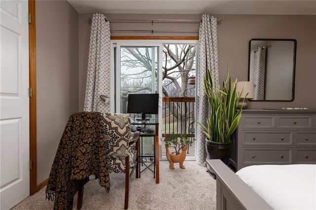 1836 Chickadee Drive, Liberty, MO 64068