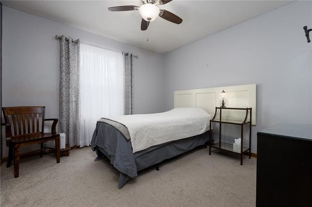 1836 Chickadee Drive, Liberty, MO 64068