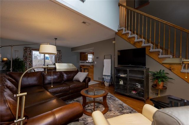 1836 Chickadee Drive, Liberty, MO 64068