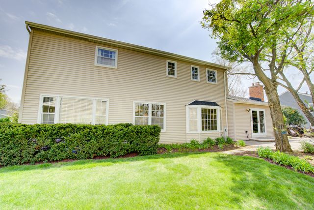 809 S Charles Avenue, Naperville, IL 60540