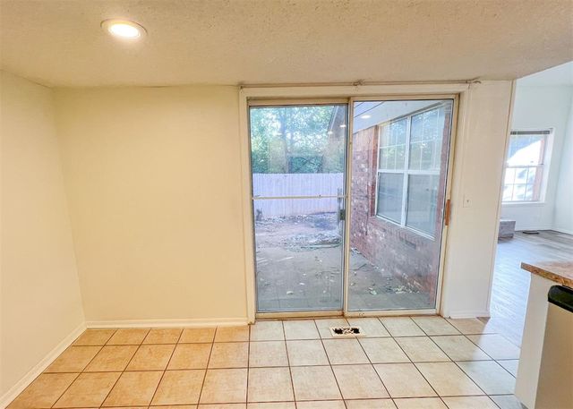 16 Coventry Court, Edmond, OK 73012