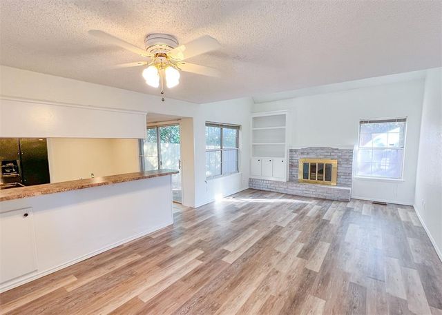 16 Coventry Court, Edmond, OK 73012