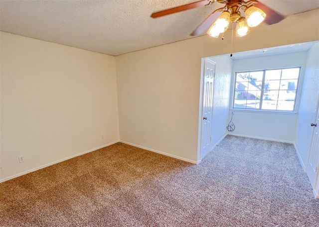 16 Coventry Court, Edmond, OK 73012