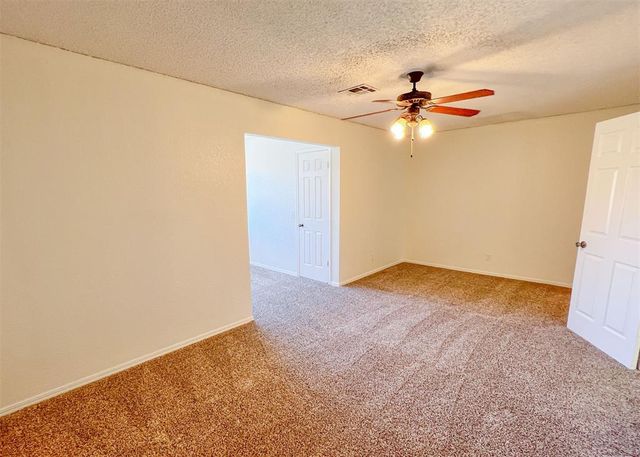 16 Coventry Court, Edmond, OK 73012