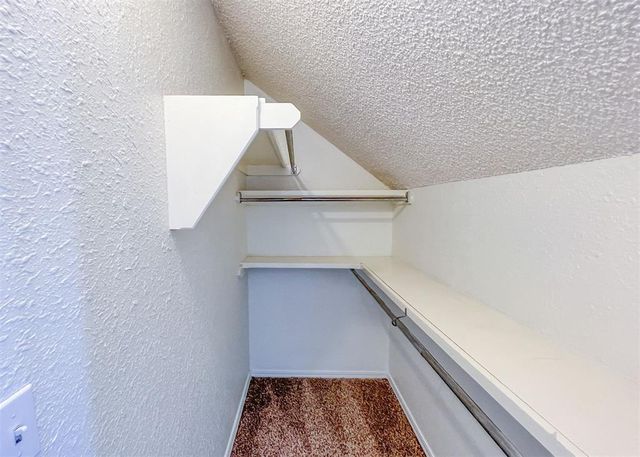 16 Coventry Court, Edmond, OK 73012