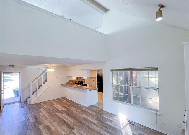 16 Coventry Court, Edmond, OK 73012