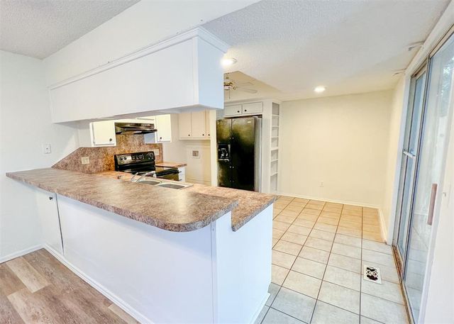 16 Coventry Court, Edmond, OK 73012