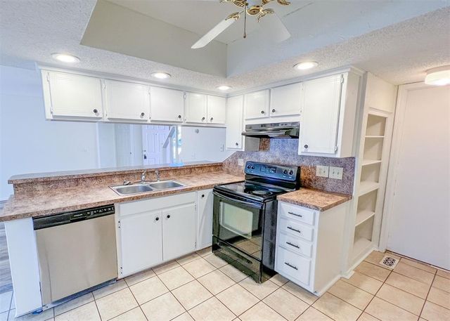 16 Coventry Court, Edmond, OK 73012