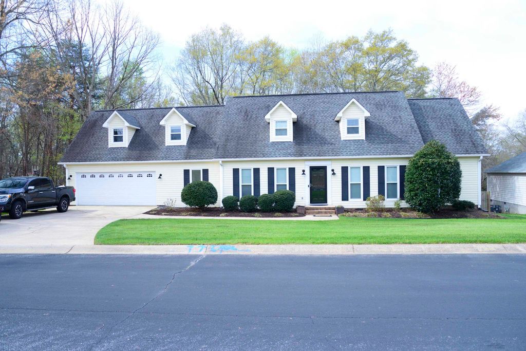 204 Georgetown Court, Moore, SC 29369