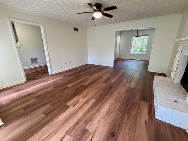 926 W Mill Trace NW, Kennesaw, GA 30152