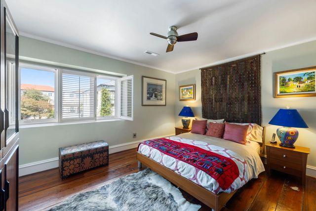 15 N Adgers Wharf, Charleston, SC 29401