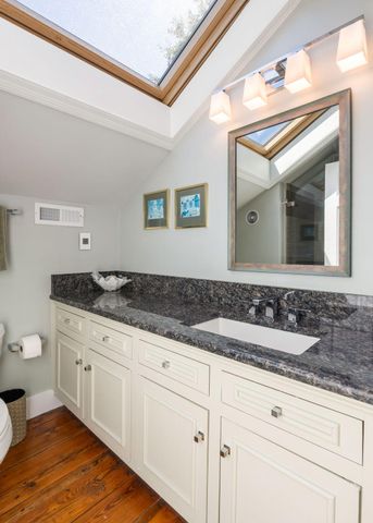 15 N Adgers Wharf, Charleston, SC 29401