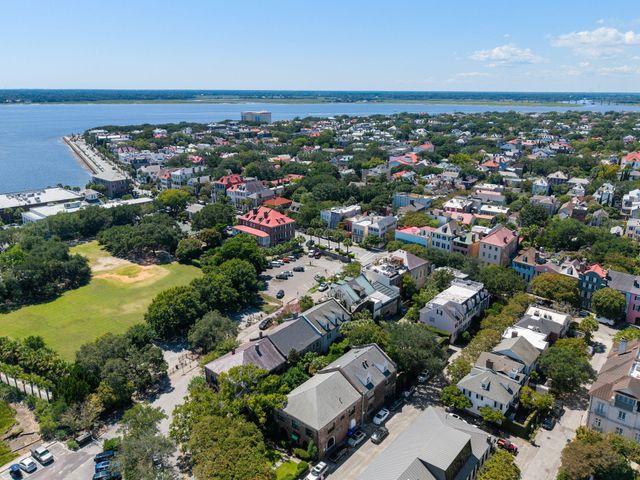 15 N Adgers Wharf, Charleston, SC 29401