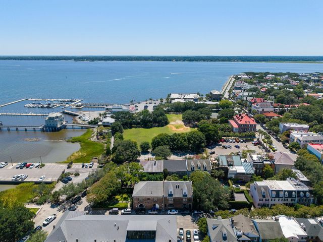 15 N Adgers Wharf, Charleston, SC 29401
