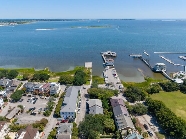 15 N Adgers Wharf, Charleston, SC 29401