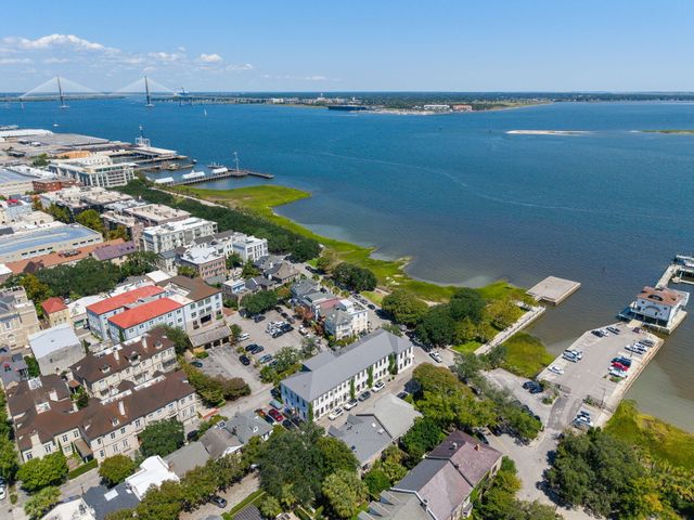 15 N Adgers Wharf, Charleston, SC 29401