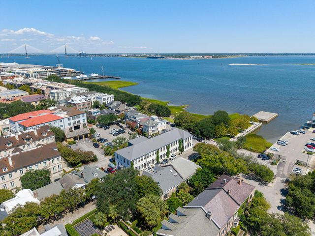 15 N Adgers Wharf, Charleston, SC 29401