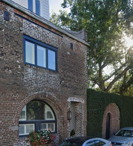 15 N Adgers Wharf, Charleston, SC 29401