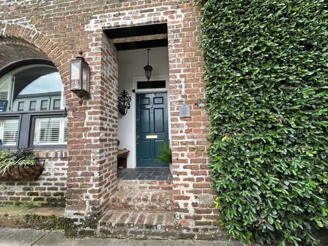15 N Adgers Wharf, Charleston, SC 29401