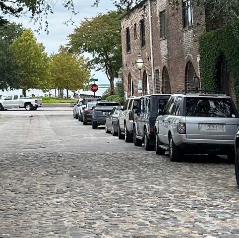 15 N Adgers Wharf, Charleston, SC 29401